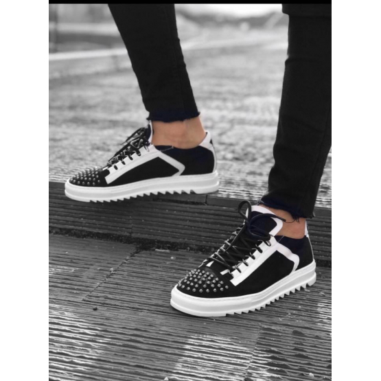 chaussure à clous